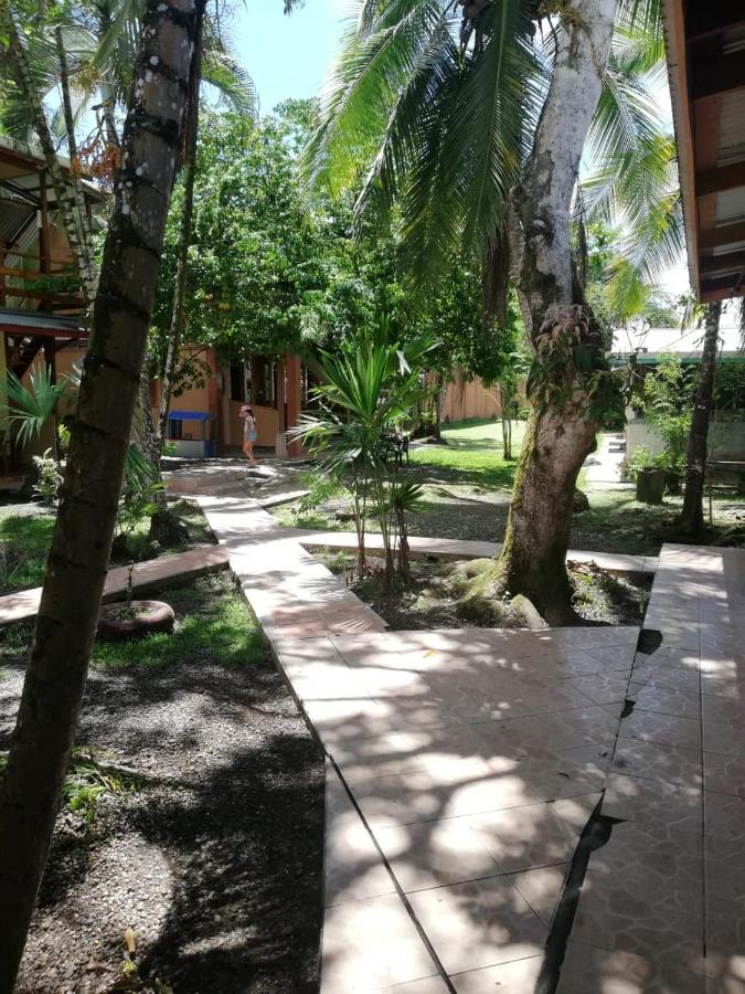 Cabinas Popular Puerto Viejo de Talamanca ภายนอก รูปภาพ