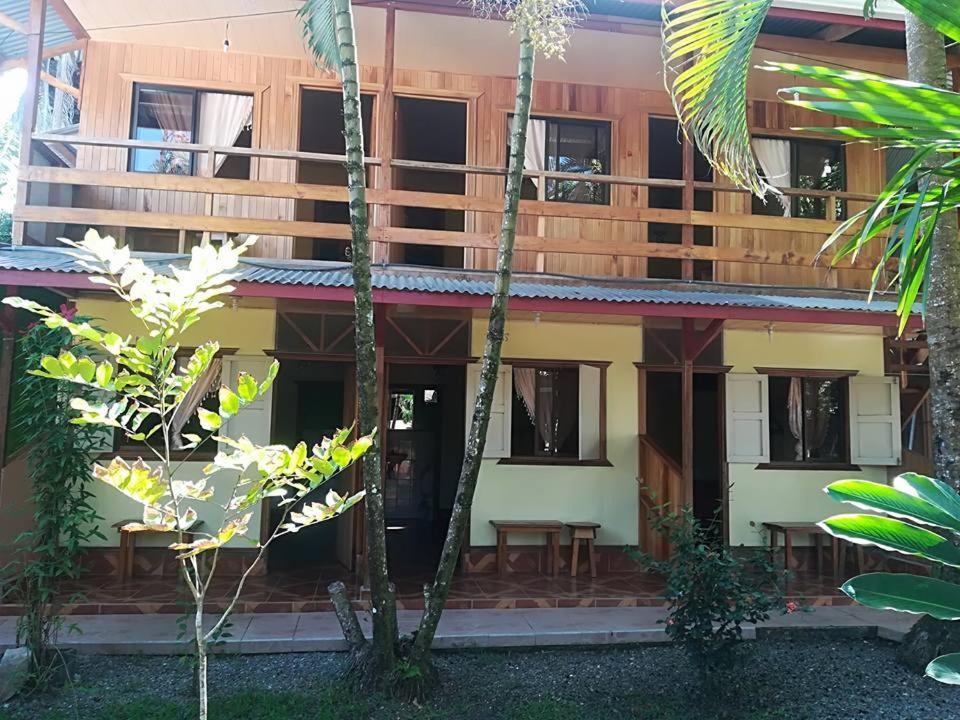 Cabinas Popular Puerto Viejo de Talamanca ภายนอก รูปภาพ