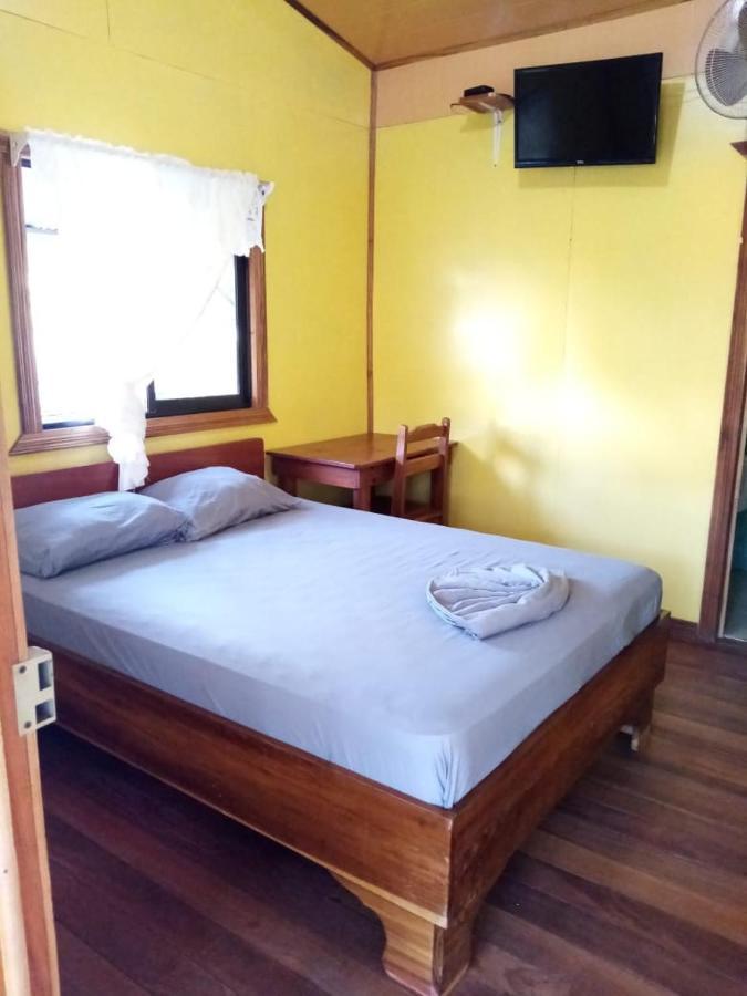 Cabinas Popular Puerto Viejo de Talamanca ภายนอก รูปภาพ