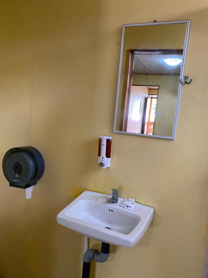 Cabinas Popular Puerto Viejo de Talamanca ภายนอก รูปภาพ
