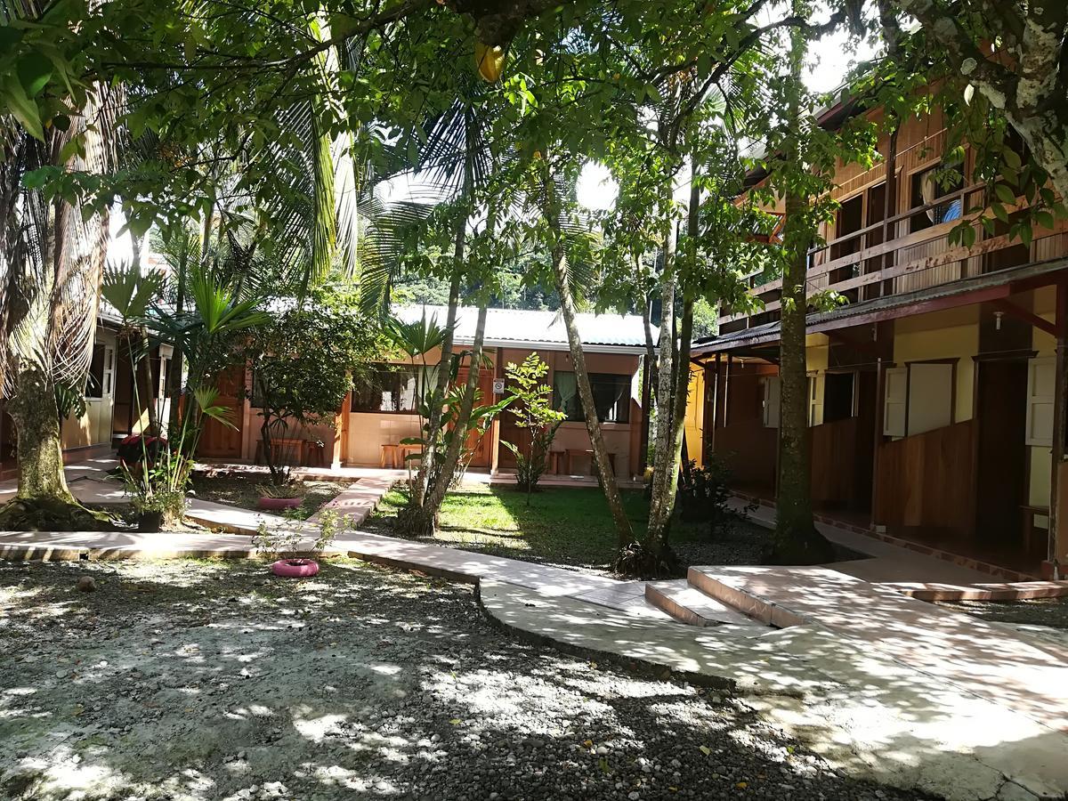 Cabinas Popular Puerto Viejo de Talamanca ภายนอก รูปภาพ